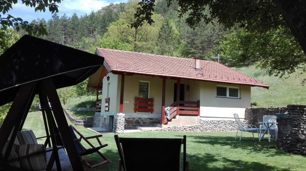 Villa Vikend Kuca Maksimovic Mataruska Banja Exterior foto